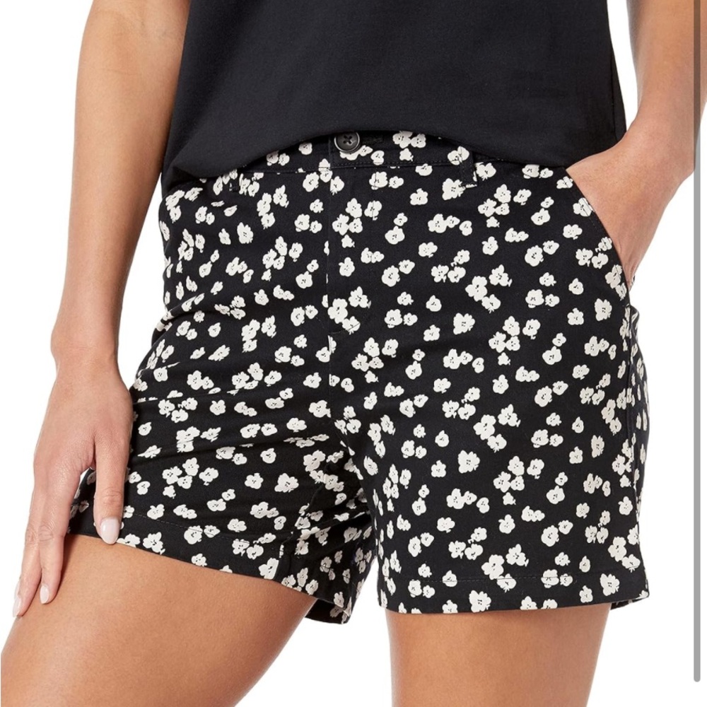 Amazon Essentials Women's Mid-Rise curvy fit..size 16 women’s..black floral(NWT)